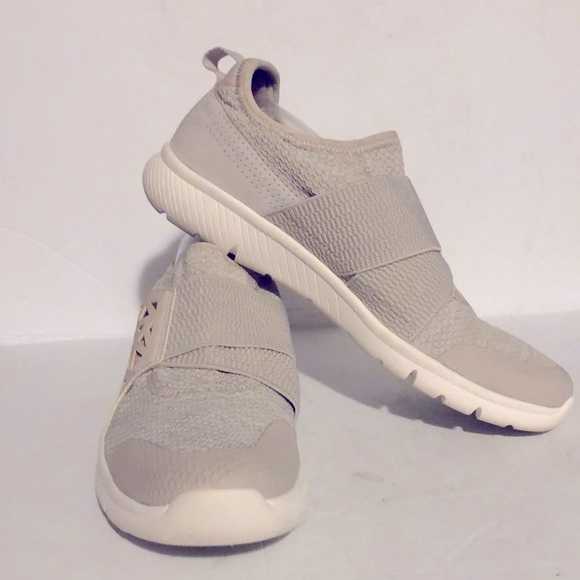 New Timberland Women's Boltero Slip on Trainers Oatmeal TBOA1ID2) Size US 8.5 - Picture 2 of 12